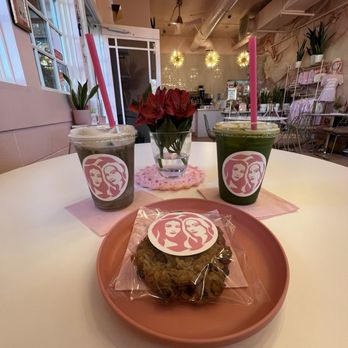 Our Matcha Place - Classic Hojicha Latte (decaf matcha) get it with coconut milk! A cookie and a matcha elixir! - Coffee & Tea Near Me - Temecula, California Our Matcha Place - Classic Hojicha Latte (decaf matcha) get it with coconut milk! A cookie and a matcha elixir! - Coffee & Tea Near Me - Temecula, California