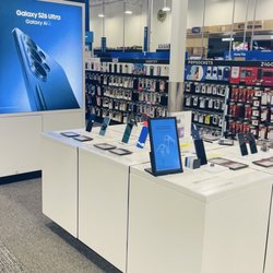 Best Buy - Brighton - Samsung stand