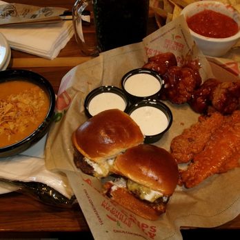 Chili's - Chicken Enchilada Bowl of Soup, Triple Dipper, Chips & Salsa - Tex-Mex Near Me - San Antonio, Texas