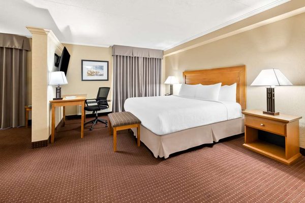 Best Western Plus Nor'Wester Hotel & Conference Centre by null