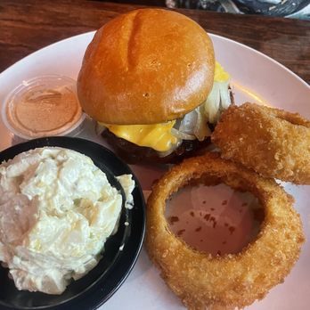 Rock n Roll Ribs - Becca's Rock N Roll Burger Lunch with a side of Onion Rings and Brave New World Potato Salad - Barbeque Near Me - Coral Springs, Florida