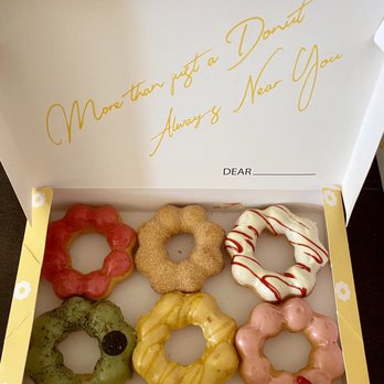 Mochinut - Half dozen: raspberry, cinnamon sugar(churro), white chocolate, matcha, passion fruit, strawberry - Donuts Near Me - Las Vegas, Nevada