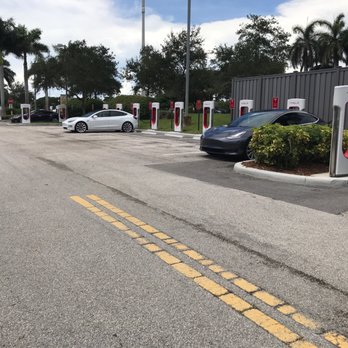Tesla Supercharger - EV Charging Stations Near Me - Pembroke Pines, Florida Tesla Supercharger - EV Charging Stations Near Me - Pembroke Pines, Florida