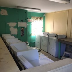 Rustic Sands Resort Campground - Laundry room