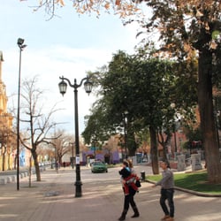 Barrio Yungay - La Plaza del Roto Chileno, vista hacia el poniente desde Sotomayor con Santo Domingo.