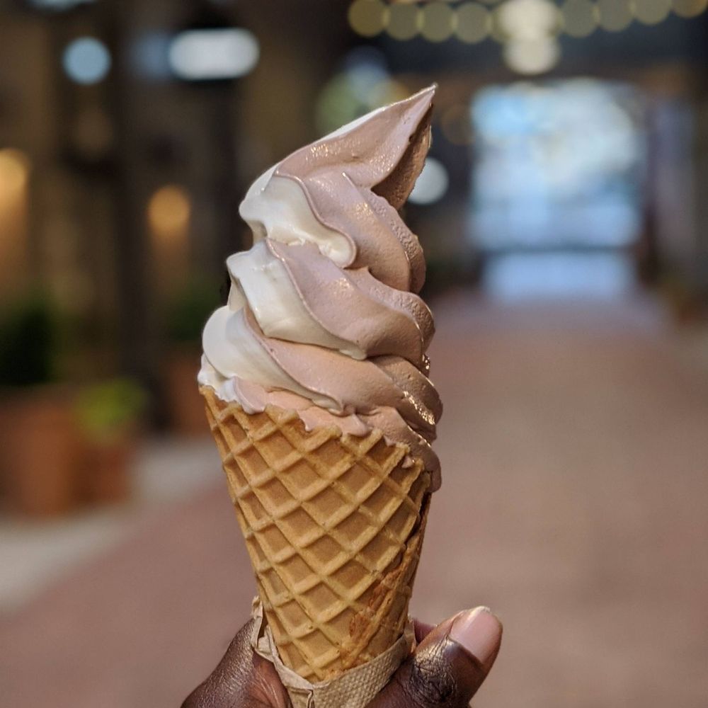Huddle Soft Serve - Vanilla chocolate swirl - Ice Cream & Frozen Yogurt Near Me - Detroit, Michigan