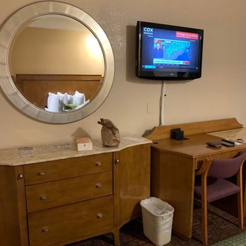 Heritage Inn La Mesa - Decent dresser and tv - Hotels Near Me - La Mesa, California Heritage Inn La Mesa - Decent dresser and tv - Hotels Near Me - La Mesa, California