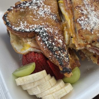 Miti Miti Coffee Shop - French toast sandwich - Coffee & Tea Near Me - Hatillo, Puerto Rico