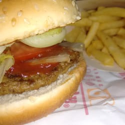 Burger King - Clasica whopper, papas y una fresca gaseosa! Dejo el celular por que tengo hambre!
