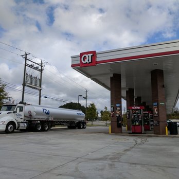 QuikTrip - Outside. There are 18 pumps at this QT. Single row. - Gas Stations Near Me - Canton, Georgia QuikTrip - Outside. There are 18 pumps at this QT. Single row. - Gas Stations Near Me - Canton, Georgia