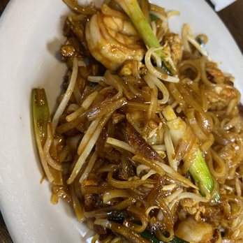 Thai Curry Restaurant - Pad Thai with Shrimp..excellent flavor! - Thai Near Me - Houston, Texas Thai Curry Restaurant - Pad Thai with Shrimp..excellent flavor! - Thai Near Me - Houston, Texas