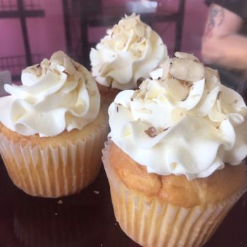 J's Cakes - Almond - Cupcakes Near Me - Deltona, Florida J's Cakes - Almond - Cupcakes Near Me - Deltona, Florida