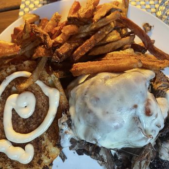 C’est La Vie Bistro - Short rib sandwich - French Near Me - Lancaster, Pennsylvania