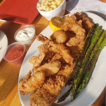 Moondog Seaside Eatery - Fried Seafood Array - sub fried oysters for more shrimp - Seafood Near Me - Fulton, Texas