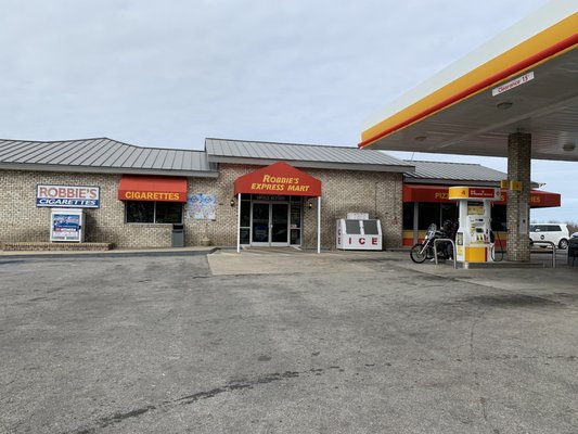 Robbie's, 23970 Nc Highway 561, Enfield, NC 27823, US