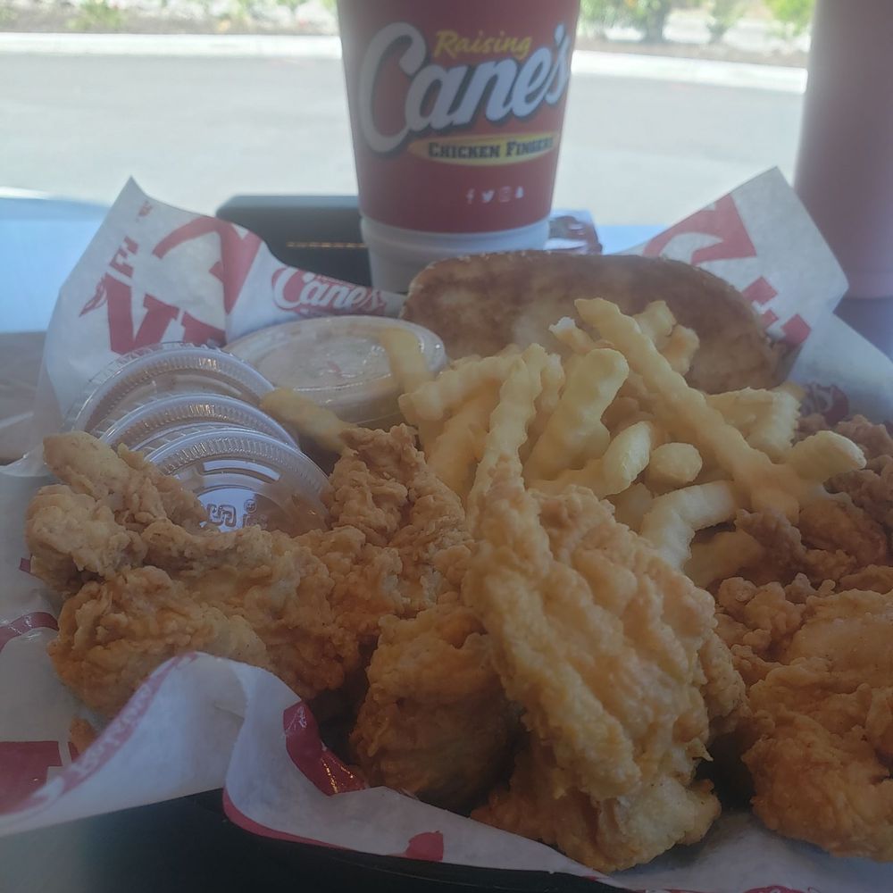 Raising Canes - Fast Food Near Me - Lutz, Florida Raising Canes - Fast Food Near Me - Lutz, Florida