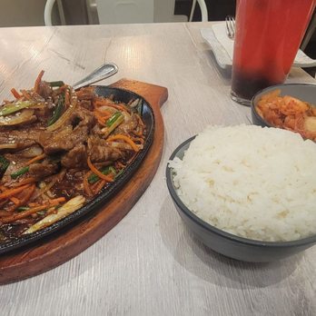 Open Rice Blakeney - Beef bulgogi, steamed white rice and kimchi. - Ramen Near Me - Charlotte, North Carolina Open Rice Blakeney - Beef bulgogi, steamed white rice and kimchi. - Ramen Near Me - Charlotte, North Carolina