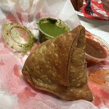 Qcurrys Indian Kitchen - Samosa - 2 Pieces - Pop-Up Restaurants Near Me - Wheaton, Illinois