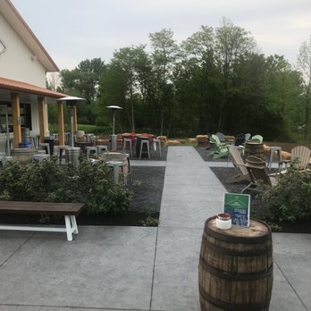 Big aLICe Brewing - Finger Lakes - Nice outdoor seating - Breweries Near Me - Geneva, New York Big aLICe Brewing - Finger Lakes - Nice outdoor seating - Breweries Near Me - Geneva, New York