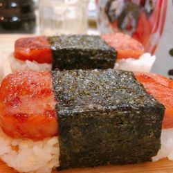 Spam musubi
