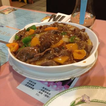 Phoenix Chinese Restaurant - Sauté beef on noodles - Chinese Near Me - Mississauga, Ontario