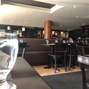 Restaurant Phuket - Dining area - Thai Near Me - Saint-Leonard, Quebec