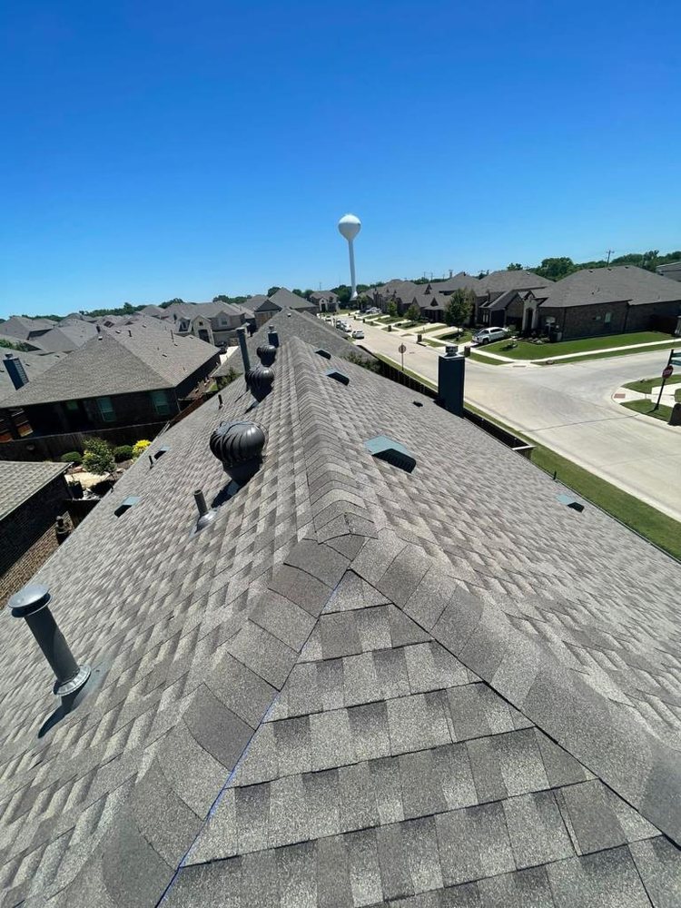 Slide of Vasquez Leon Roofing