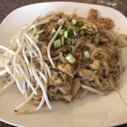 Pad Thai (chicken) Pad Thai (chicken)