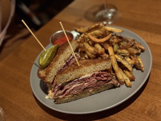 The Ravenous Pig by null