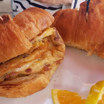 Honey's Bistro - Cold eggs - Breakfast & Brunch Near Me - Encinitas, California