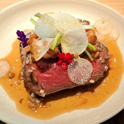 Kaskis - Local beef, sweetbreads, spinach, black summer truffle. 2025 05 01. M1. 242.