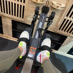 HOTWORX - Chattanooga - Hot thunder (15 Minute HIIT) class inside the sauna using HOTWORX patent pending Thunder Row machines