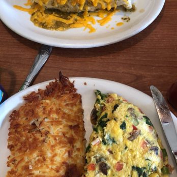 V Boulevard Cafe - Coffee & Tea Near Me - Glendale, California