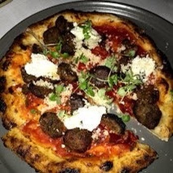 Crossroads Kitchen - Pizza regular and vegan - Vegan Near Me - Los Angeles, California Crossroads Kitchen - Pizza regular and vegan - Vegan Near Me - Los Angeles, California