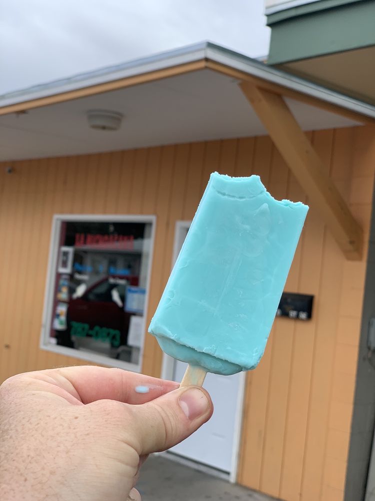 La Michoacana Paleteria Y Heladeria Logo