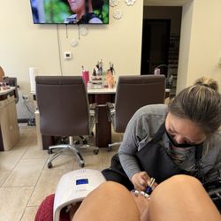 Polished Pretty Nails and Spa - Gel pedi
