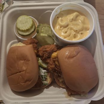 Dave's Hot Chicken - sliders and Mac and cheese - Chicken Shop Near Me - Oakland, California Dave's Hot Chicken - sliders and Mac and cheese - Chicken Shop Near Me - Oakland, California
