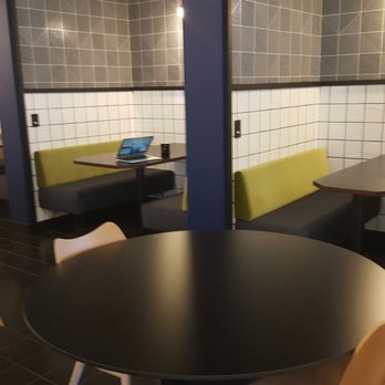 WeWork - Communal dining area - Shared Office Spaces Near Me - San Francisco, California WeWork - Communal dining area - Shared Office Spaces Near Me - San Francisco, California