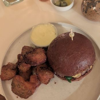 Claio Rotisserie - Burger with potatoes - Desserts Near Me - Reno, Nevada
