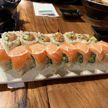 Tom San Ramen - Spicy Tuna Roll 49ers Roll - Ramen Near Me - Daly City, California