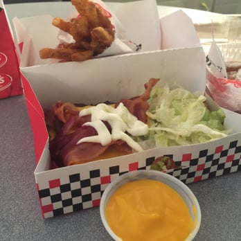 Checkers - No bun - Fast Food Near Me - Buffalo, New York