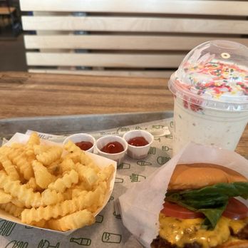 Shake Shack Sawgrass Mills - Shake Shack combo with special Strawberry Frosted Donut Shake! - Fast Food Near Me - Sunrise, Florida