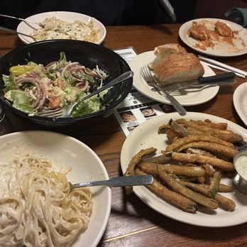 RigaTony's Authentic Italian - Fettuccine Alfredo, Fried Ravioli, Fried Zucchini, Salad & Bread, Spaghetti Marinara - Italian Near Me - Tempe, Arizona