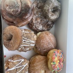 Momo's Donuts