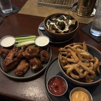 The Liberty Tavern - Bars Near Me - Arlington, Virginia
