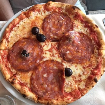 Del Corsi Umberto - Yummy dough- pitted olives  Above average pizza but nothing to go crazy over - Italian Near Me - Taormina, Maine