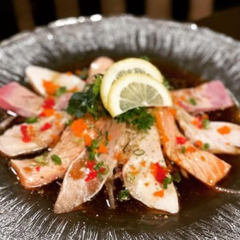 Hikari  Restaurant - Saahimi Salad - Japanese Near Me - Windsor, Ontario
