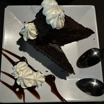 Vistas - Great chocolate cake - Lounges Near Me - Ponce, Puerto Rico