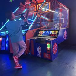 Outrageous Mini Golf - Arcade