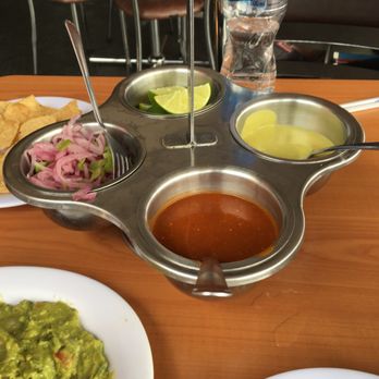 Taqueria los Tarascos - Pepper tray - Tacos Near Me - Cancún, ROO Taqueria los Tarascos - Pepper tray - Tacos Near Me - Cancún, ROO